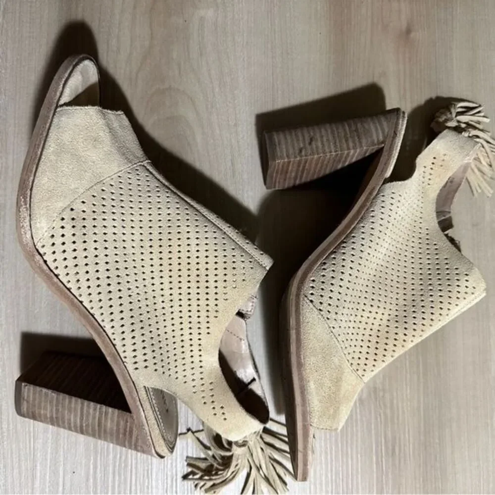 Gianni Bini Beige Women's Peep-Toe Suede Leather Summer Sandals US Size‎ 11